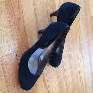 Banana Republic suede pumps